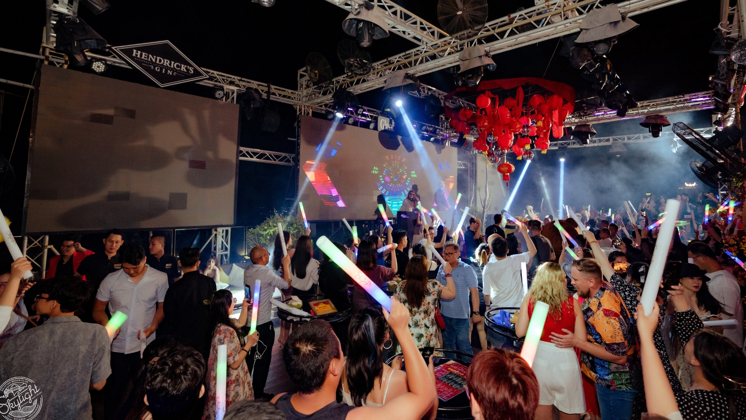 Highlights of the Skylight Countdown Party include: