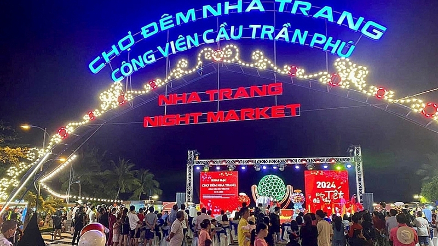 Explore Nha Trang Night Market on New Year's Eve – A Lively and Local Atmosphere